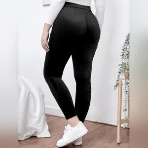 Time and Tru Black High Waisted Velvet aleghings